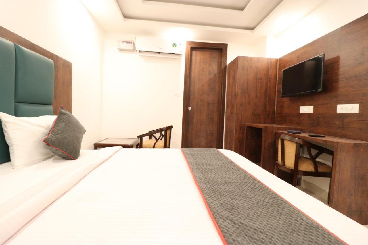 Hotel Krone A Family Hotel Near Igi Airport Delhi Yeni Delhi Dış mekan fotoğraf
