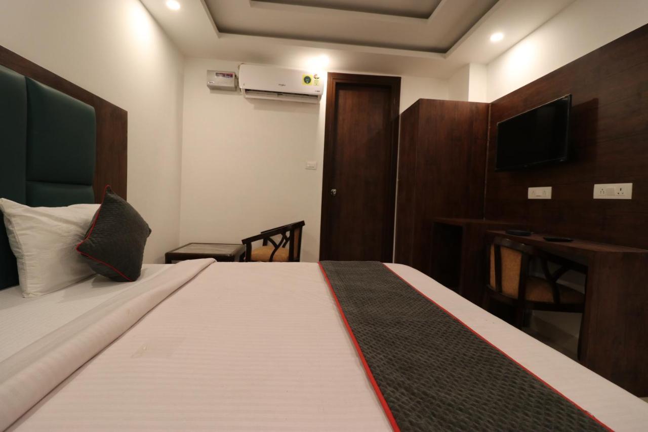 Hotel Krone A Family Hotel Near Igi Airport Delhi Yeni Delhi Dış mekan fotoğraf