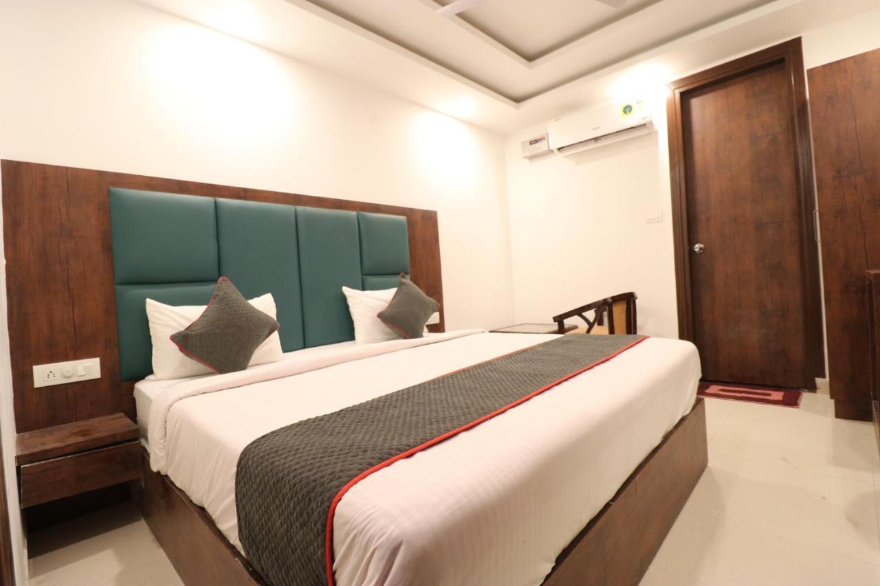 Hotel Krone A Family Hotel Near Igi Airport Delhi Yeni Delhi Dış mekan fotoğraf