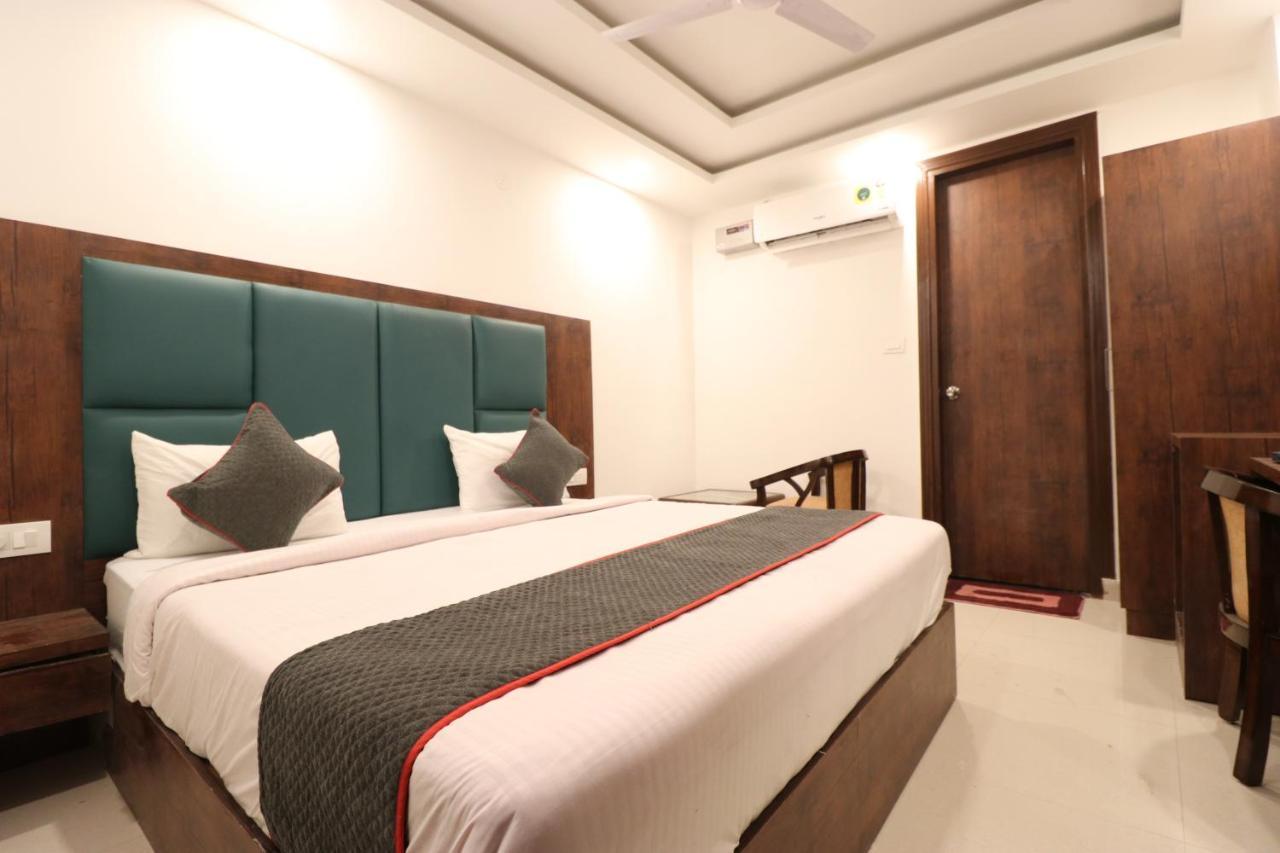Hotel Krone A Family Hotel Near Igi Airport Delhi Yeni Delhi Dış mekan fotoğraf