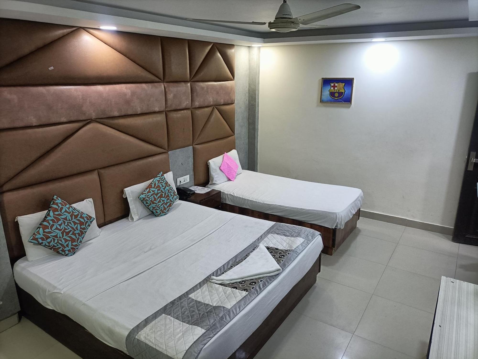 Hotel Krone A Family Hotel Near Igi Airport Delhi Yeni Delhi Dış mekan fotoğraf