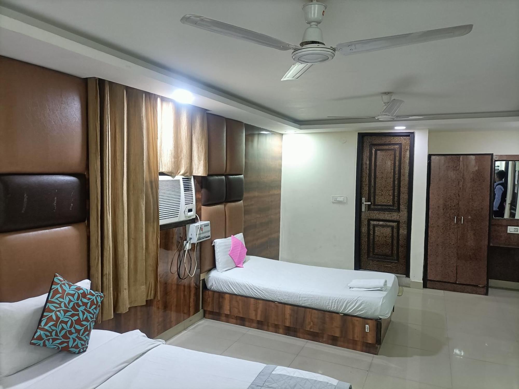 Hotel Krone A Family Hotel Near Igi Airport Delhi Yeni Delhi Dış mekan fotoğraf
